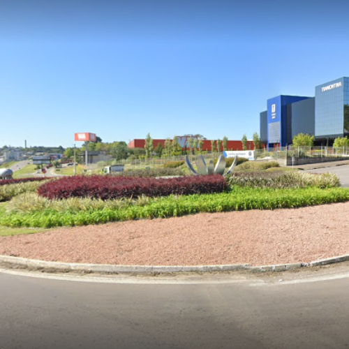 Projeto de Paisagismo realizado na rótula em frente a T Store em Farroupilha